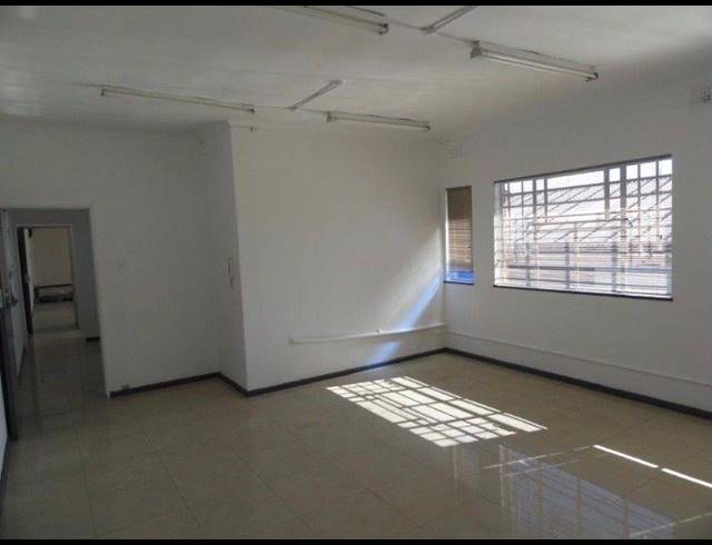131M² OFFICE TO LET IN MAITLAND